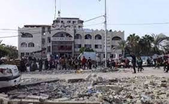 الجيش الإسرائيلي يحاصر مستشفيين في جنوب غزة