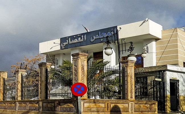 شابة تقود عصابة لترويج الكوكايين والمهلوسات بأم البواقي