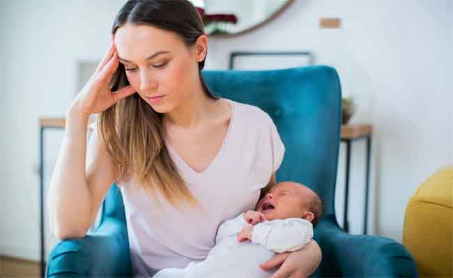 أعراض الاكتئاب بعد الولادة...