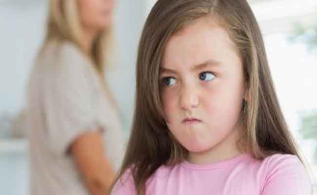 كيف تواجه غضب طفلك وتعلمه السيطرة على مشاعره؟