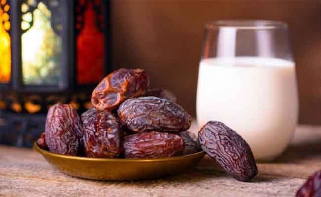 رجيم التمر واللبن في رمضان لـ 3 أيام فقط...جيد لحرق الدهون