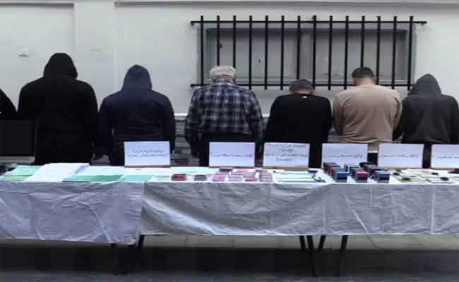الإطاحة بشبكة إجرامية تحترف التزوير