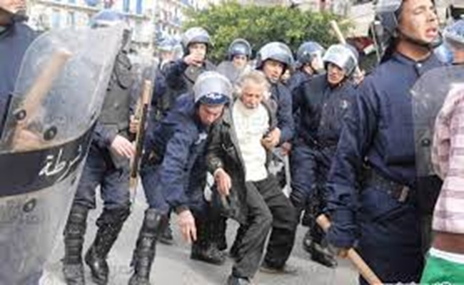 تردي الأوضاع المزرية بالجزائر يوازيه تدهور مجال حقوق الانسان وضياع المواطن بين العصى والجزرة