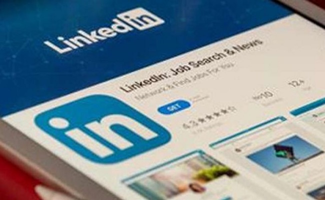 موقع LinkedIn سينافس تيك توك...