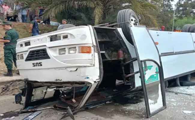 انقلاب حافلة للمسافرين يخلف 18 مصابا بالعاصمة