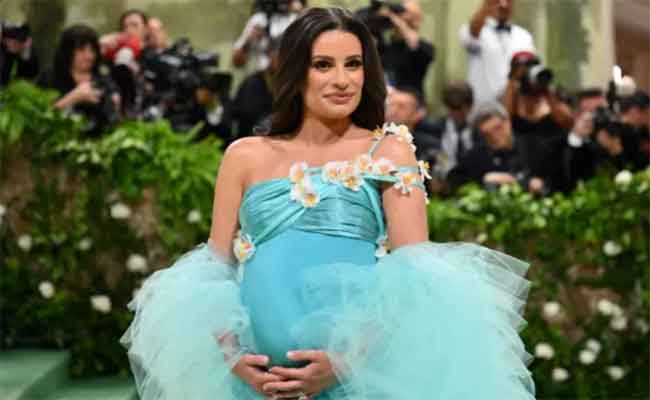 ليا ميشيل تخطف الأنظار بحملها في حفل ميت غالا 2024...