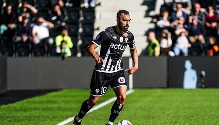 نجم المنتخب يطرق أبواب كبار فرنسا