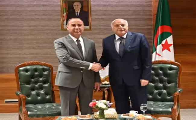 عطاف يجري محادثات ثنائية مع نظيره الليبي