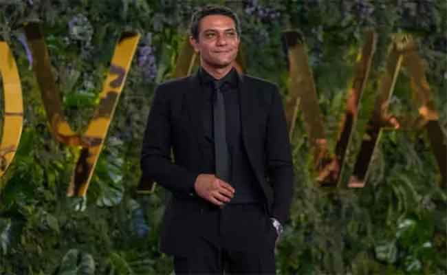 بطريقة طريفة...آسر ياسين يُقلد أحمد سعد في حفل زفاف جميلة عوض