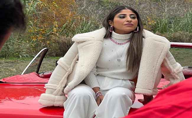 شجون الهاجري تفوز بجائزة أفضل ممثلة عن دورها في مسلسل غسيل...