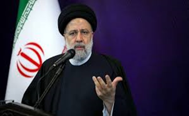 اعتقال إيراني بعد تعليقه بـ 