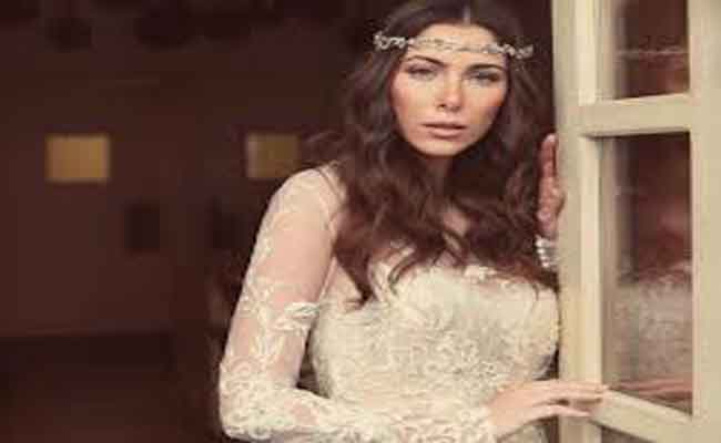 دانييلا رحمة بفستان الزفاف في جلسة تصوير...