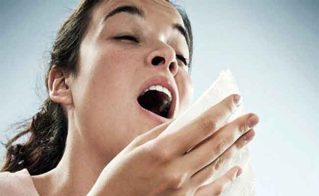 هل تشعر بالحاجة إلى العطس بسبب ضوء الشمس؟...إليك السبب