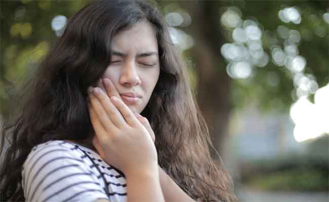 تجربتي في التخلص من ألم الأسنان ونصائح هامّة...