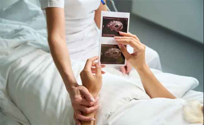 معلومات عن الحمل خارج الرحم والفرق بينها وبين الحمل الطبيعي