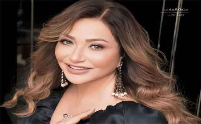 شاهد ليلى علوى تتصدر الترند برقصها وغنائها مع راغب علامة بحفله الأخير