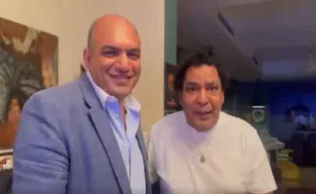 الطبيب المعالج لـ محمد منير يطمئن الجمهور على حالته الصحية...