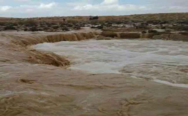 الفيضانات والسيول تغمر الطرقات والمنازل بتمنراست