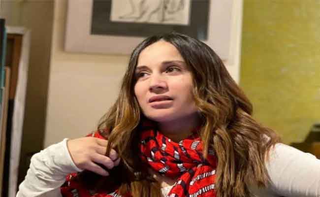 كارين رزق الله تعلن وفاة والدها بصورة مؤثرة وتنعيه بعبارات حزينة...
