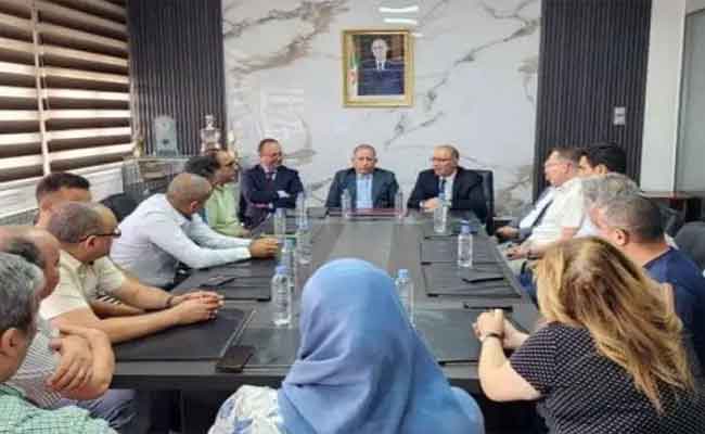 تنصيب المديرين الجديدين للتلفزيون العمومي والإذاعة الوطنية