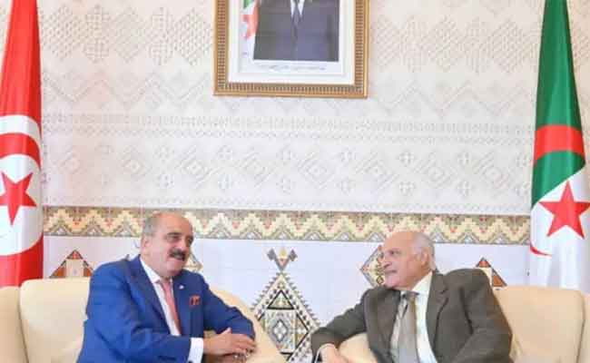 عطاف يستقبل نظيره التونسي