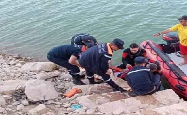 انتشال جثتي مهاجرين غير شرعيين وإنقاذ شخص آخر بشاطئ بوزجار بعين تموشنت
