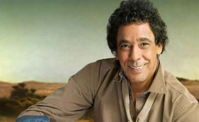 محمد منير...تجربة استثنائية في الغناء والسينما جعلت الجمهور يمنحه لقب الكينج