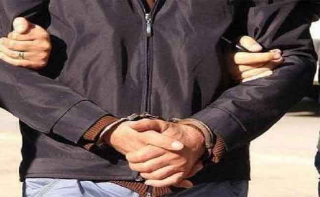 توقيف محتال نصب على أزيد من 15 شخصا أوهمهم بالعمل في الصحافة بسيدي بلعباس