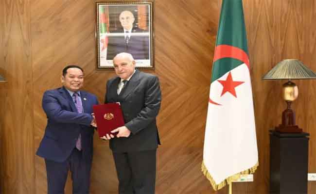 عطاف يستقبل سفيري ماليزيا وكازاخستان الجديدين