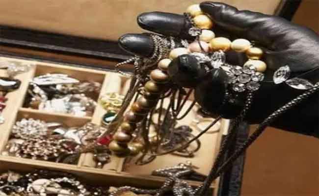 إدانة شخص بـ5 سنوات حبسا تورط في اقتحام مسكن ليلا والاستلاء على 65 مليون سنتيم ومجوهرات بالشراقة