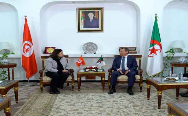 استقبال رخروخ نطيرته التونسية
