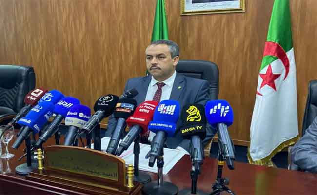 سعداوي يجتمع بالكناباست لحل مشاكل القطاع