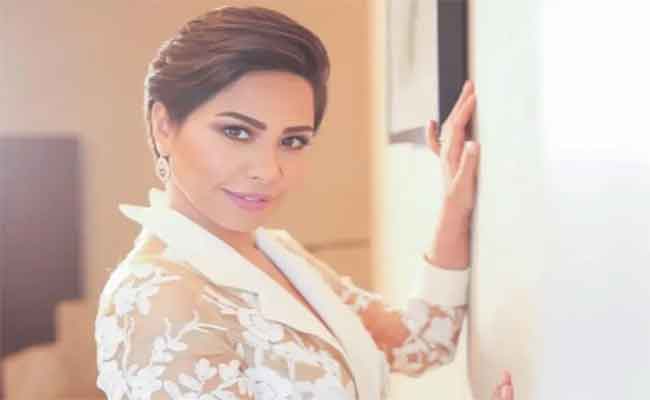 عزيز الشافعي ينشر مقطع فيديو لـ شيرين عبد الوهاب داخل الاستديو