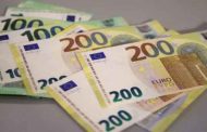 التحقيق مع قائد طائرة ضبط متلبسا بتهريب 105 آلاف أورو إلى إسبانيا