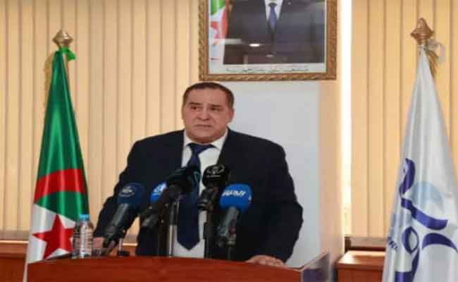 مزيان يؤكد على “العناية الكبيرة التي توليها الدولة لقطاع الإعلام”