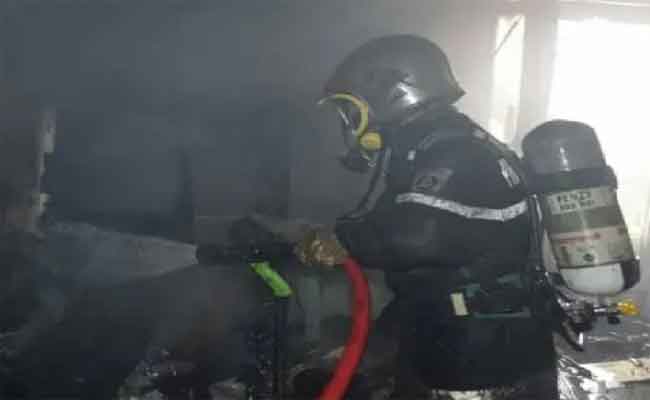 نشوب حريق داخل ورشة نجارة بتيبازة