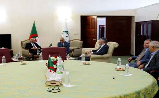 تبليغ ممثلي مترشحي الرئاسيات بقرارات لجنة مراقبة تمويل الحملة الانتخابية