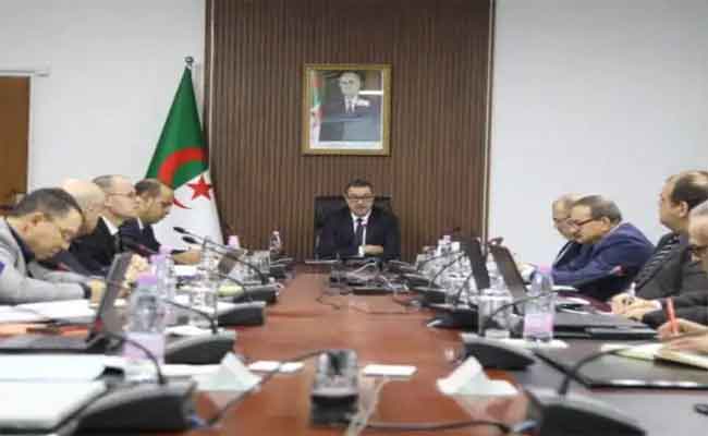 سعيود يترأس اجتماعا لإعادة بعث مشروع نظام إدارة حركة السفن والسلامة والأمن البحريين