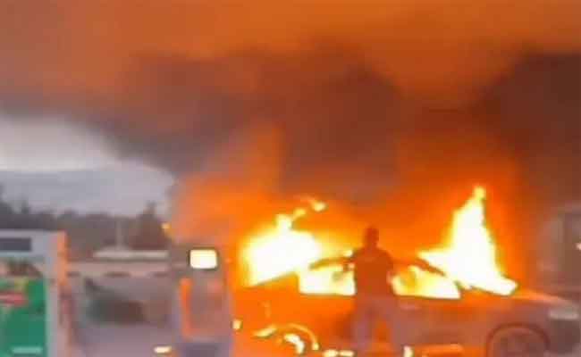 احتراق سيارة بمحطة وقود يخلف مصابين بوهران
