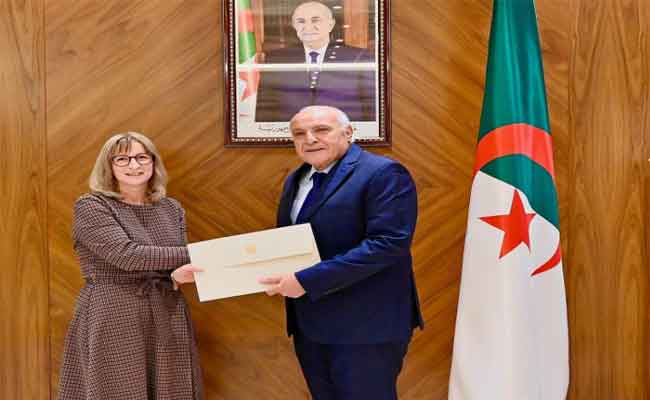 استقبال عطاف سفراء مالي والسنغال وكندا
