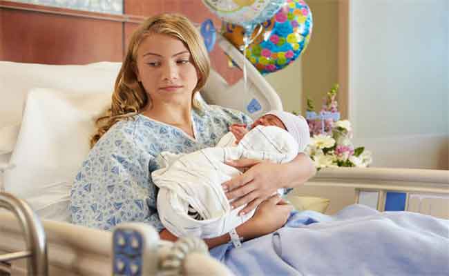 عدم إدرار حليب الثدي بعد الولادة...لماذا يحدث لبعض الأمهات؟