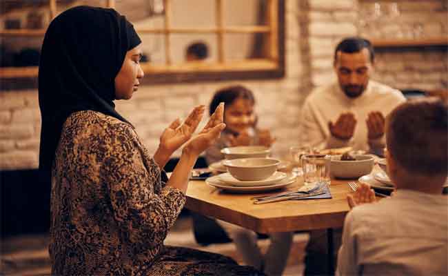 كيف تعدين وجبة ثالثة لطفلك بين الإفطار والسحور في رمضان؟