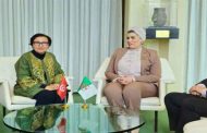 مولوجي تجري محادثات مع نظيرها التونسية