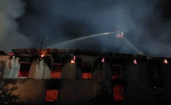 نشوب حريق مهول داخل مصنع مطاحن الهضاب بسطيف دون تسجيل خسائر بشرية