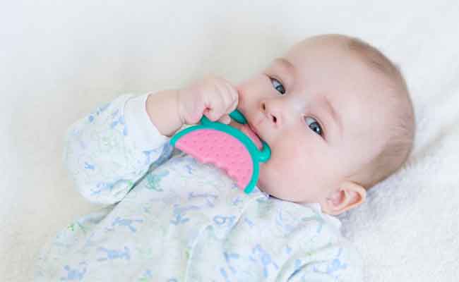 لهذه الأسباب يعاني طفلك من طفح سيلان اللعاب
