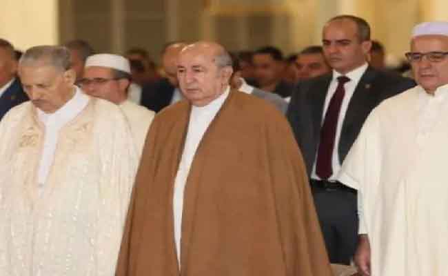 تبون يؤدي صلاة عيد الفطر بجامع الجزائر