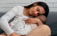 كيف تعرفين أن طفلك حديث الولادة يحصل على التغذية الكافية؟
