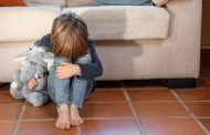 تصرفات تقوم بها الأم تؤدي لشعور الطفل بالإهمال العاطفي بعد سن الثالثة...