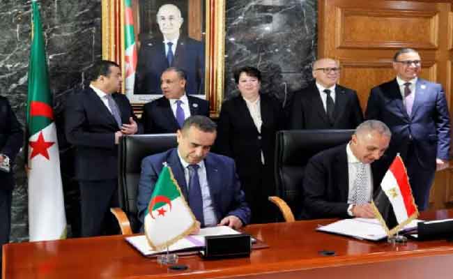 إشراف عرقاب ووزير خارجية مصر على مراسم توقيع مذكرة تفاهم بين سونلغاز وشركة السويدي إلكتريك