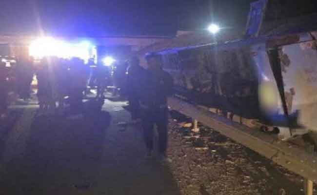 مجزرة مرورية بالبويرة تخلف 6 قتلى و29 جريحا
